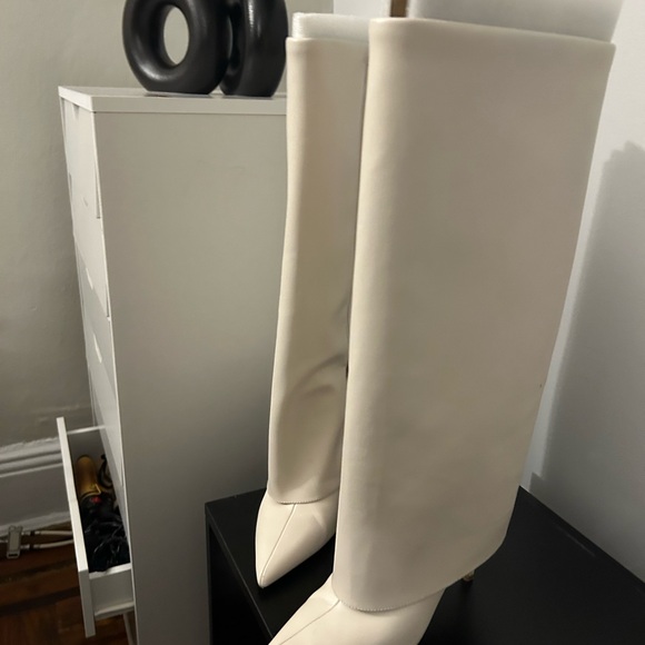 INC International Concepts White Heeled Boots - Picture 1 of 3